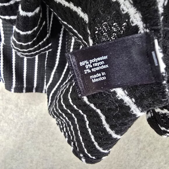 Lane Bryant Black/White Striped Short Sleeve Peplum Blouse Plus Size 34/36 - Picture 4 of 7